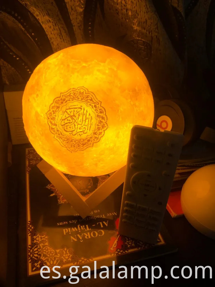 Fábrica profesional Más colores 3d Night Moon Light Corán Islam Musulmán Allah Eid Ramadán hablante con carga USB